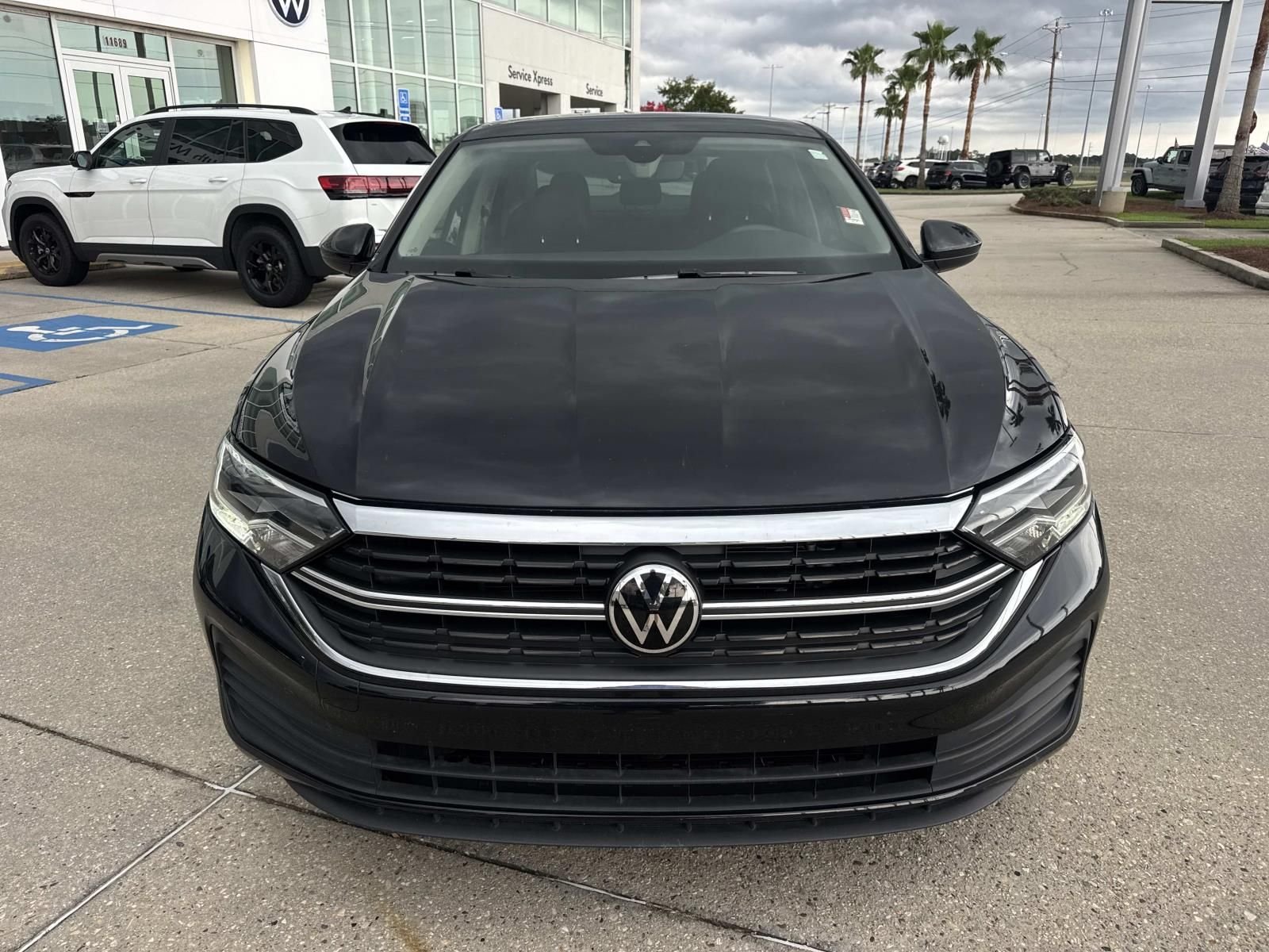 Used 2023 Black Volkswagen 1.5T SE image 2
