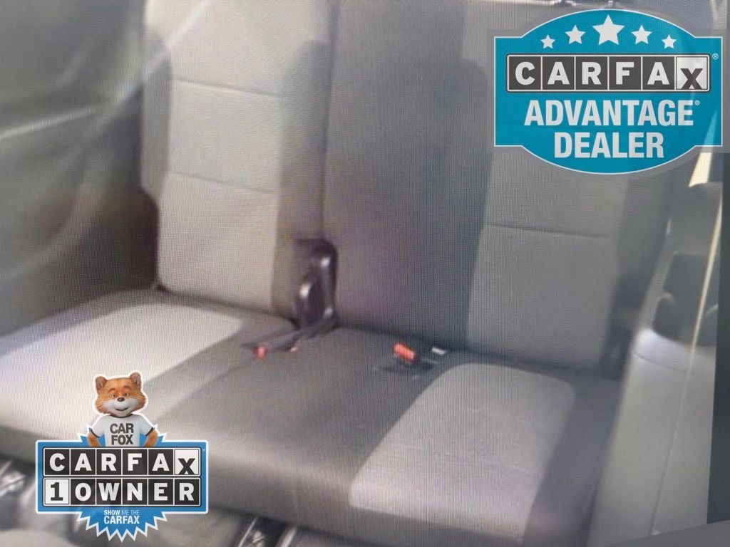 Used 2023 SUMMIT WHITE Chevrolet LT Cloth image 7