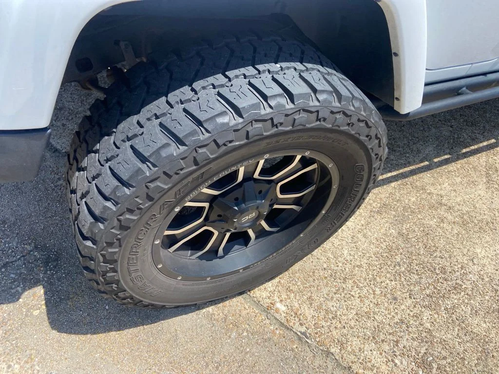 Used 2017 White Jeep Unlimited Rubicon image 30