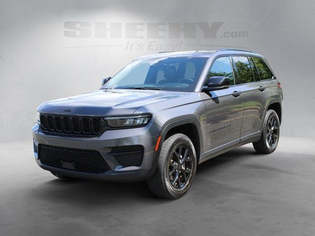 Used 2024 Gray Jeep Altitude image 15