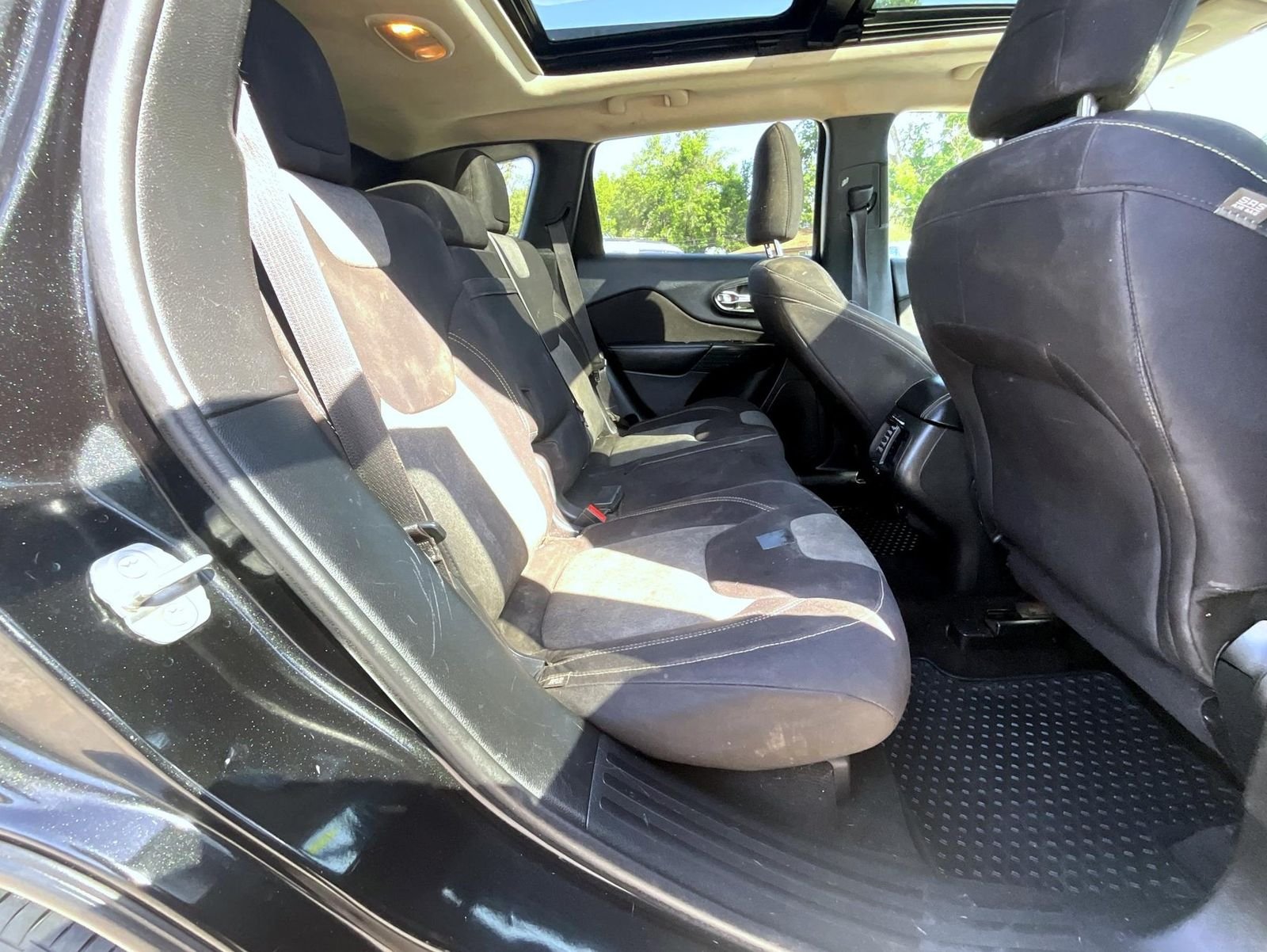 Used 2014 Black Jeep Latitude image 20