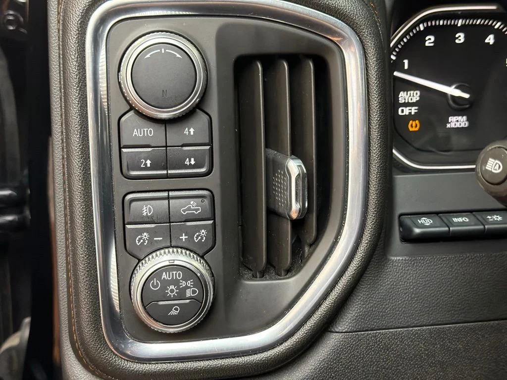 Used 2019 Black GMC AT4 image 23