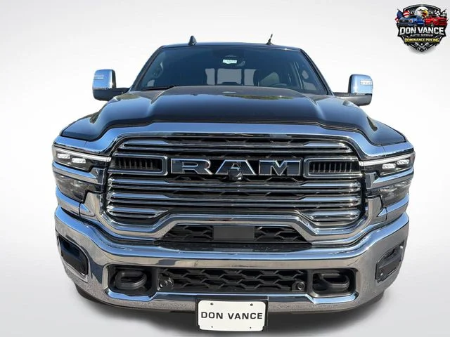New 2026 Diamond Black Crystal Pearl-Coat Exterior Paint RAM Laramie image 8