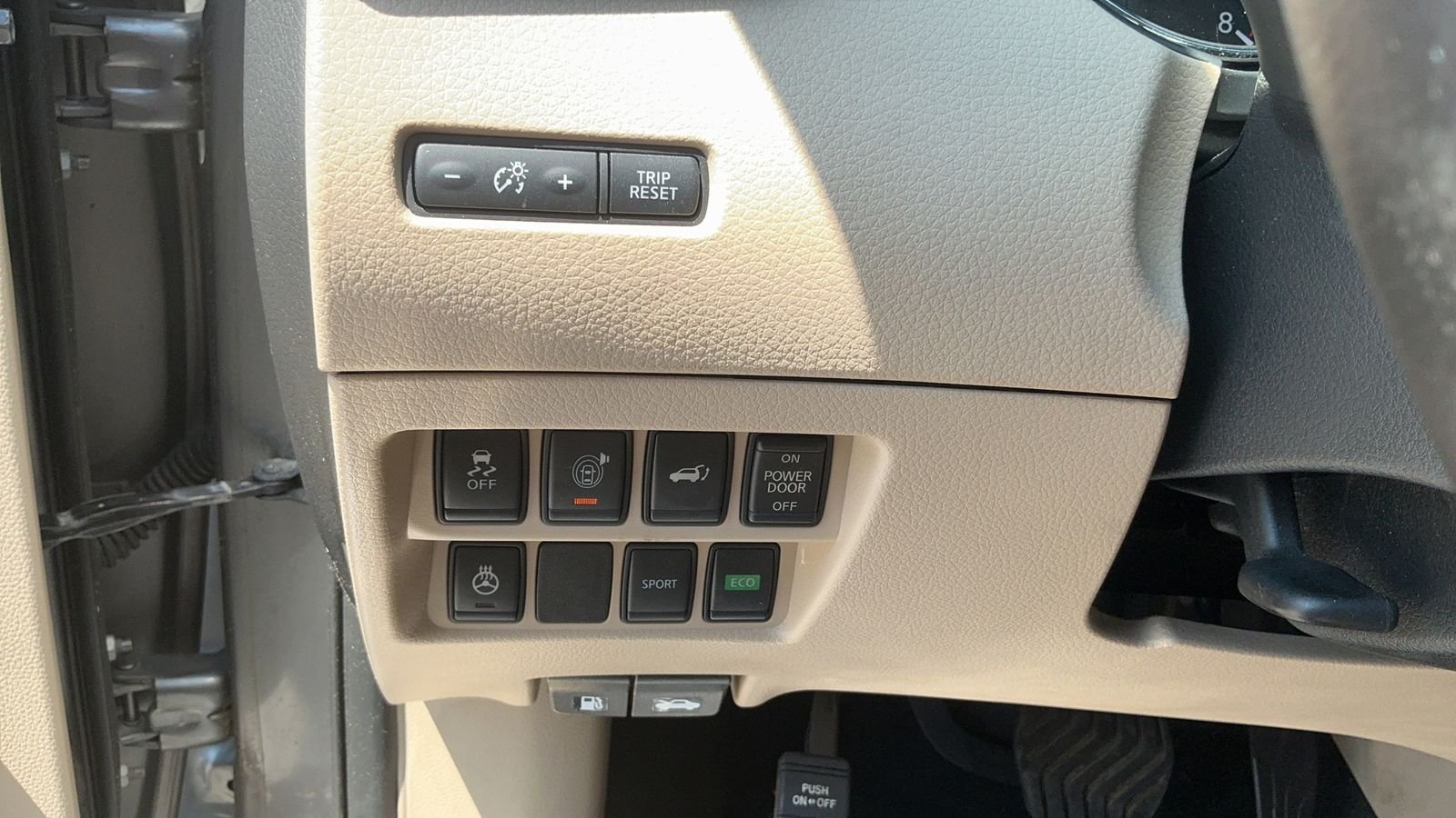 Used 2017 Gray Nissan SL image 27