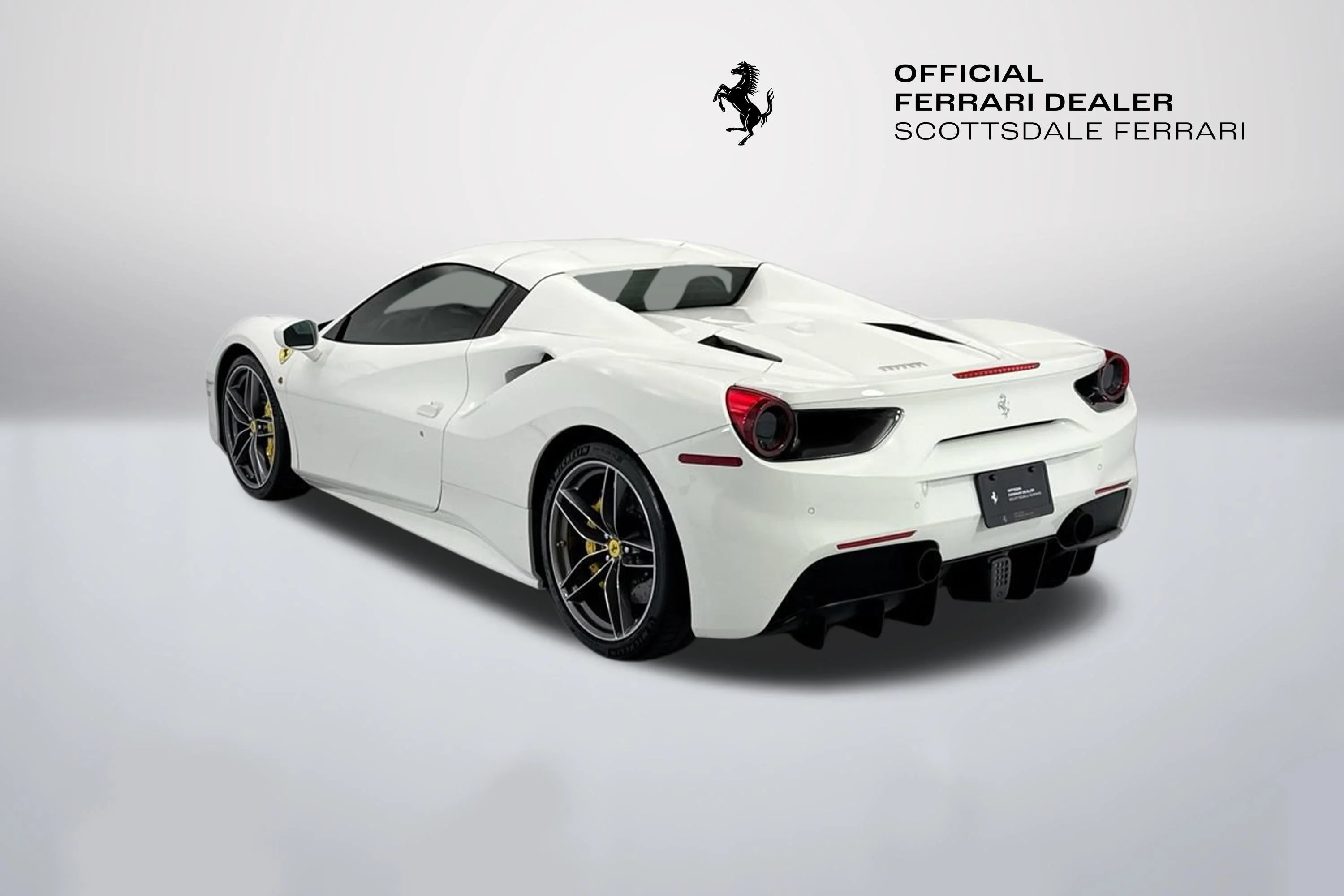 Used 2018 Bianco Avus Ferrari  image 15