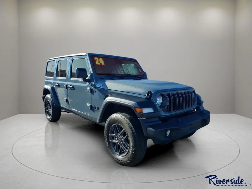Used 2024 Gray Jeep Sport S image 1