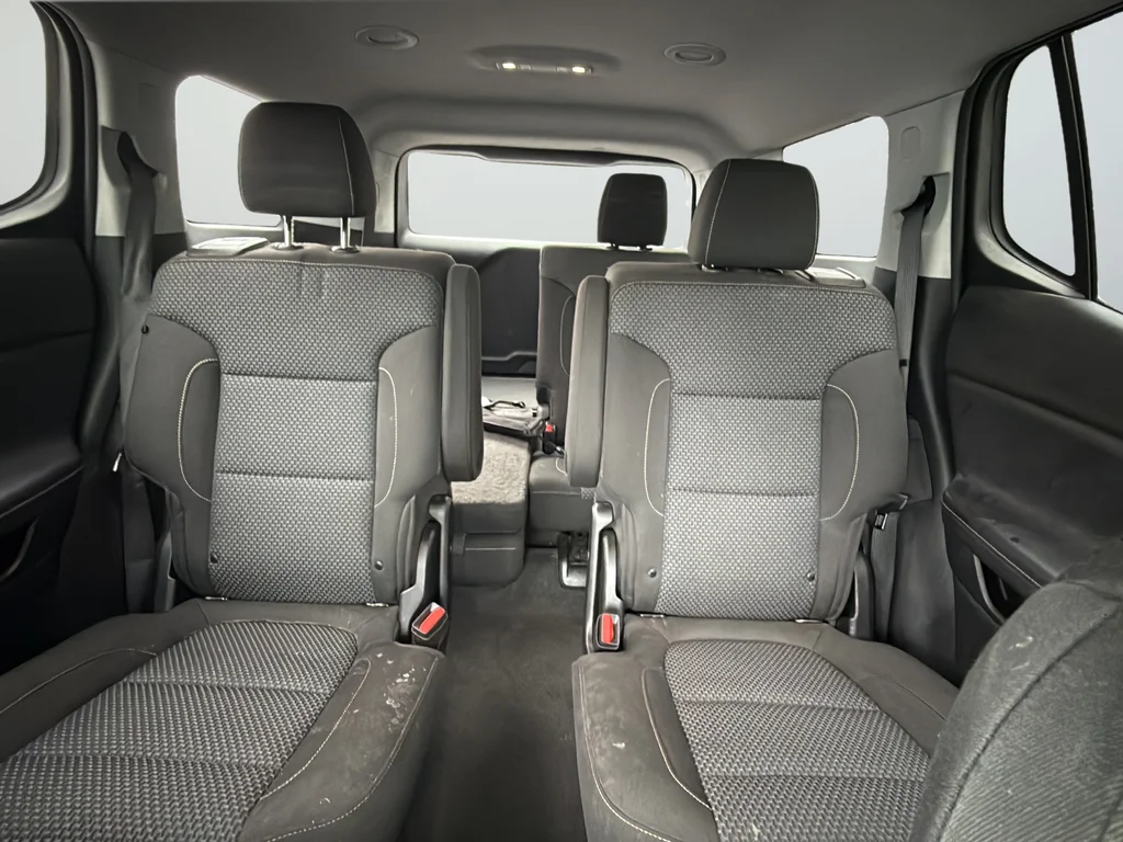 Used 2020 White GMC SLE image 29