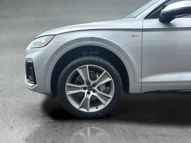 Used 2025 Silver Audi  image 37