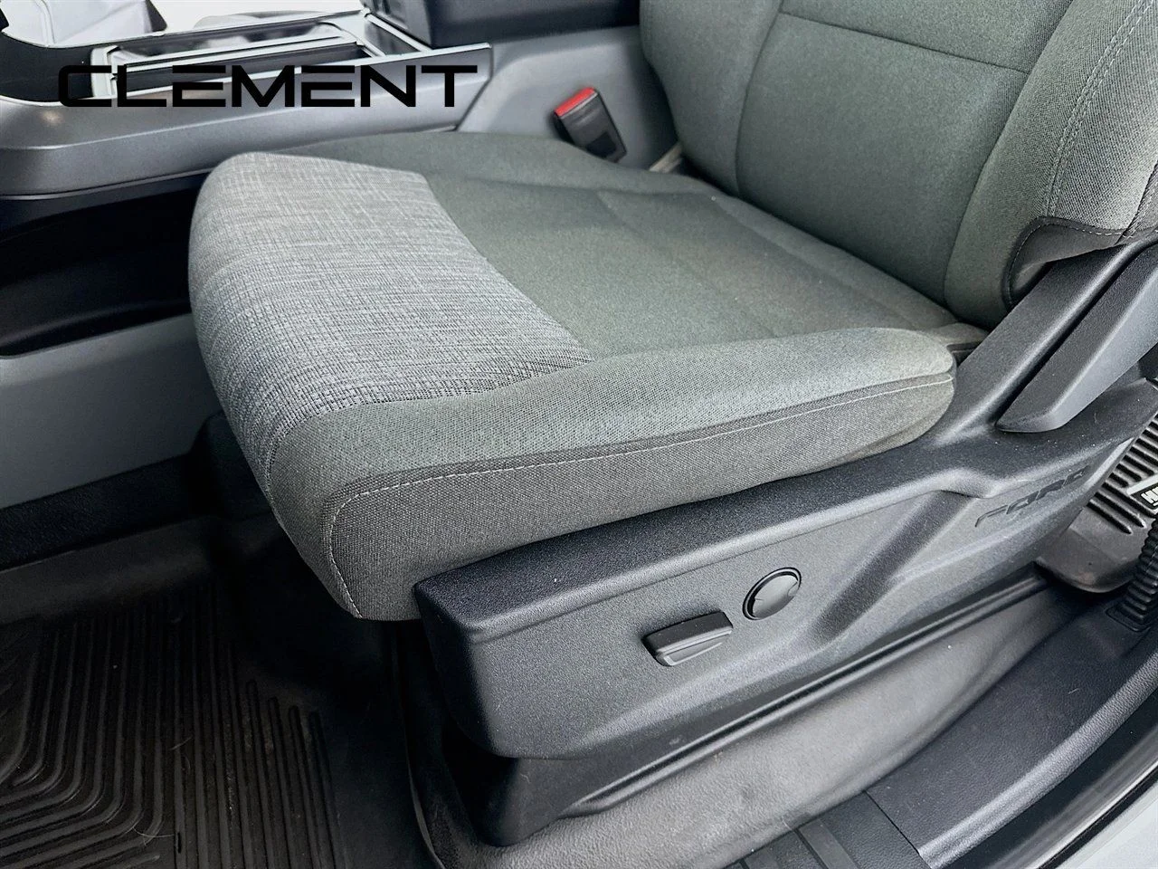 Used 2023 Silver Metallic Ford XLT image 27