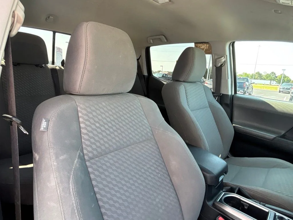 Used 2022 White Toyota SR5 image 17