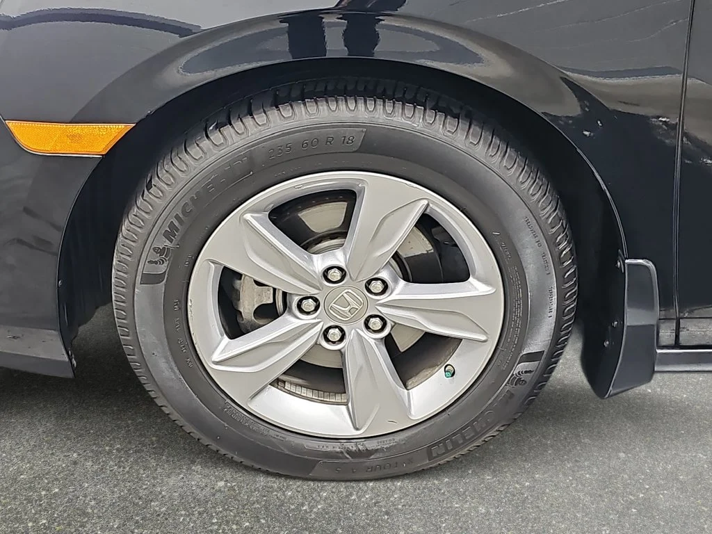 Used 2018 Black Honda EX-L image 34