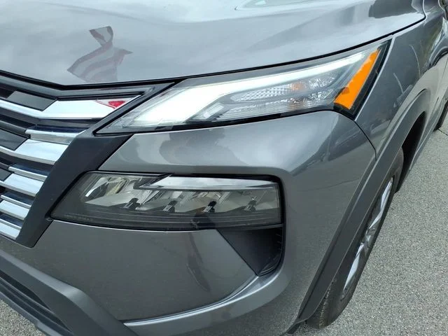 Used 2024 Gray Nissan S image 15