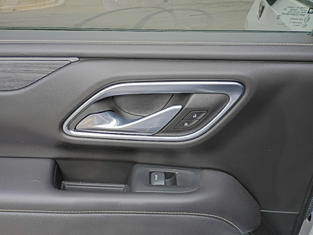 Used 2021 White Frost Tricoat GMC SLT image 19