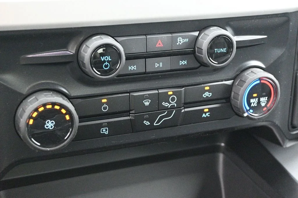 New 2026 Oxford White Ford XLT image 16