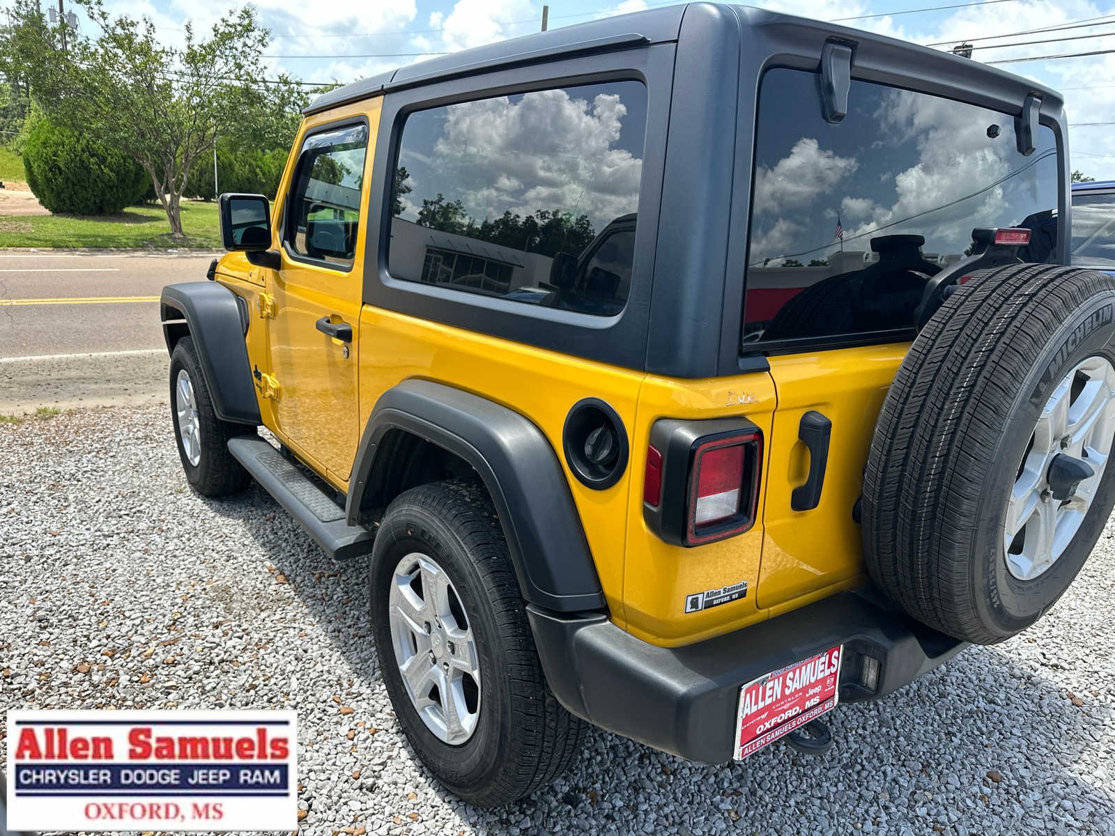 Used 2021 Hellayella Clearcoat Jeep Sport S image 5