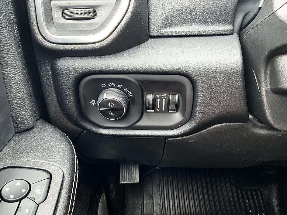 New 2027 Ceramic Gray Clearcoat RAM Laramie image 15
