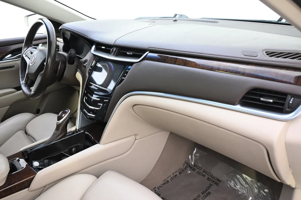 Used 2013 SILVER COAST METALLIC Cadillac Premium image 15