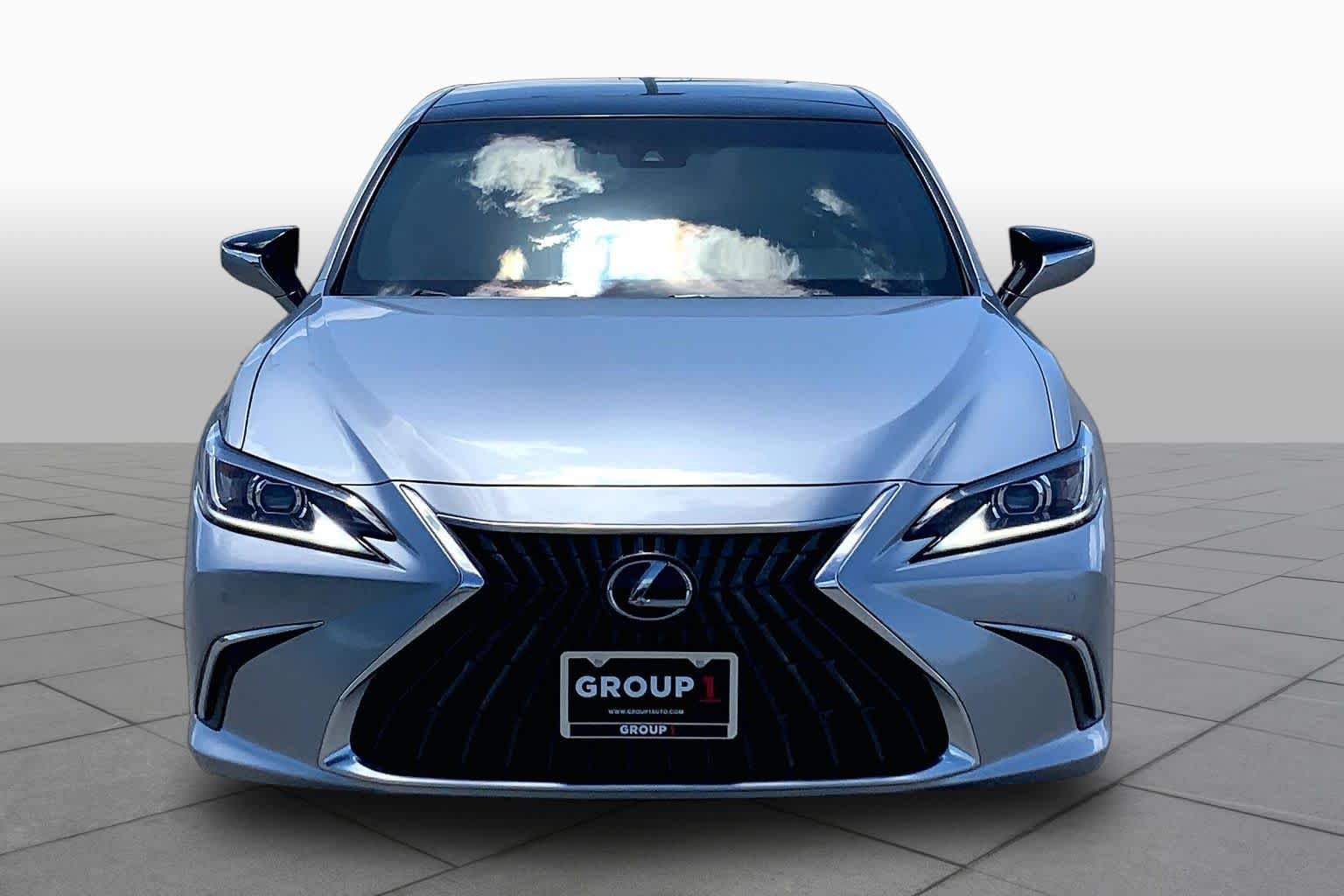Used 2022 Iridium Lexus  image 4