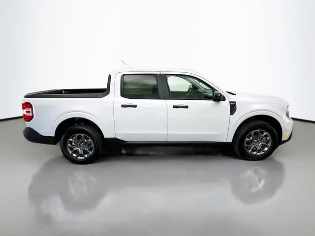 New 2026 Space White Metallic Ford XLT image 8