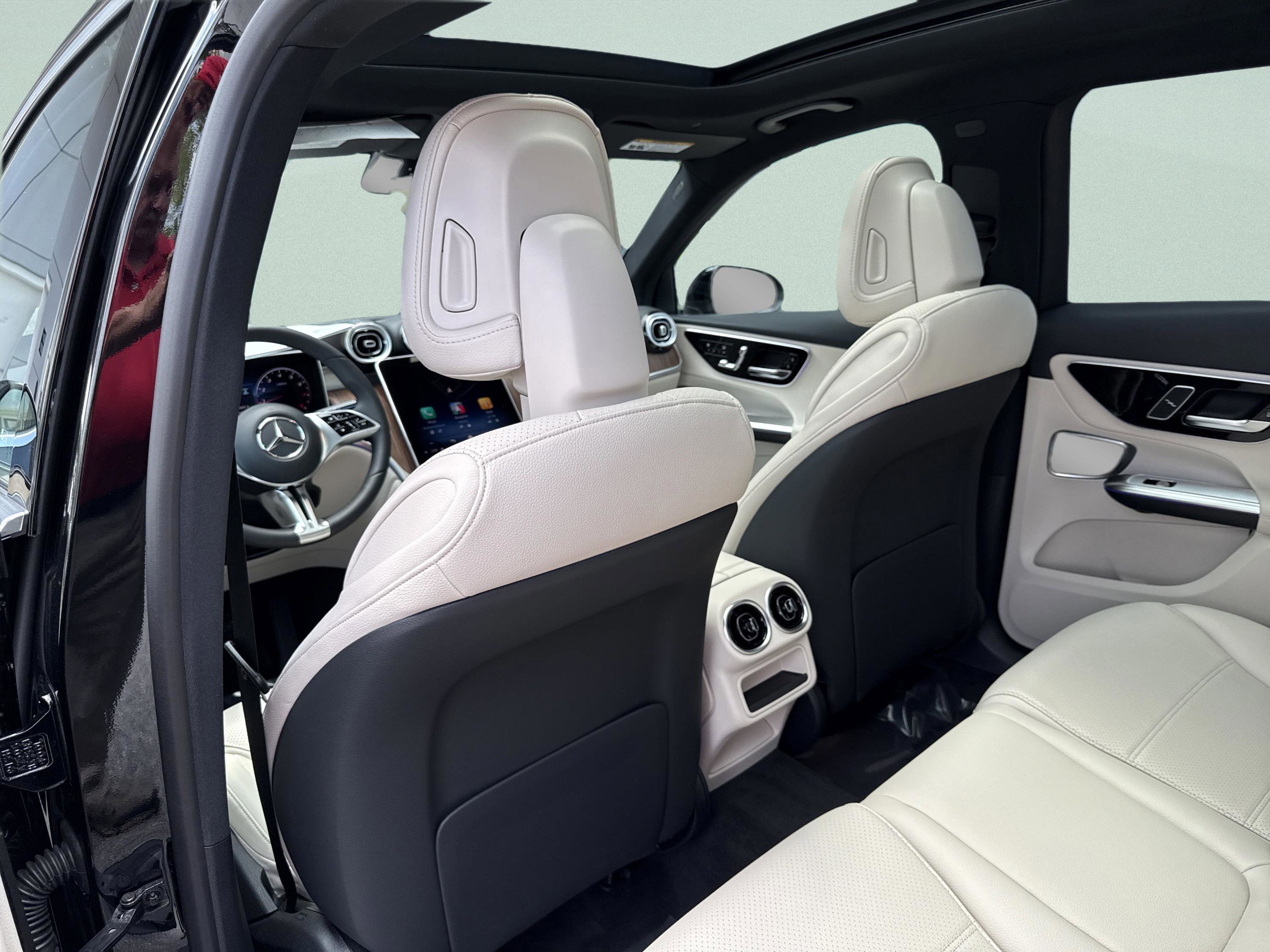 Certified Used 2026 Black Mercedes-Benz GLC 300 image 27