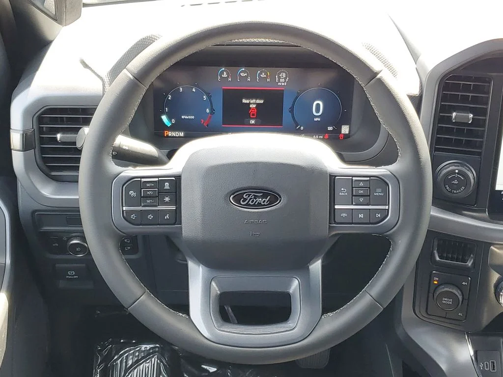 New 2026 Carbonized Gray Metallic Ford XLT image 22
