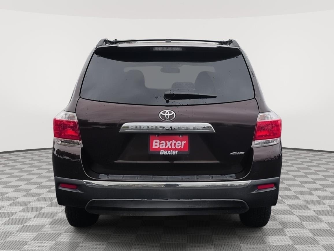 Used 2011 Sizzling Crimson Mica Toyota Base image 19