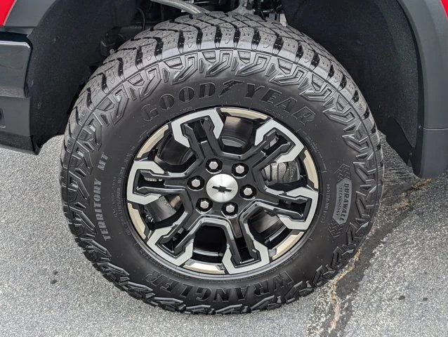 2024 Chevrolet Silverado 1500 ZR2 - Photo 13