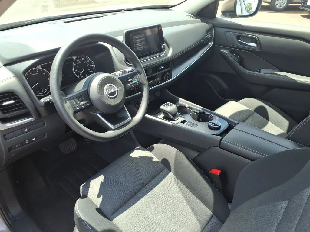 Used 2024 Beige/tan Nissan SV image 28