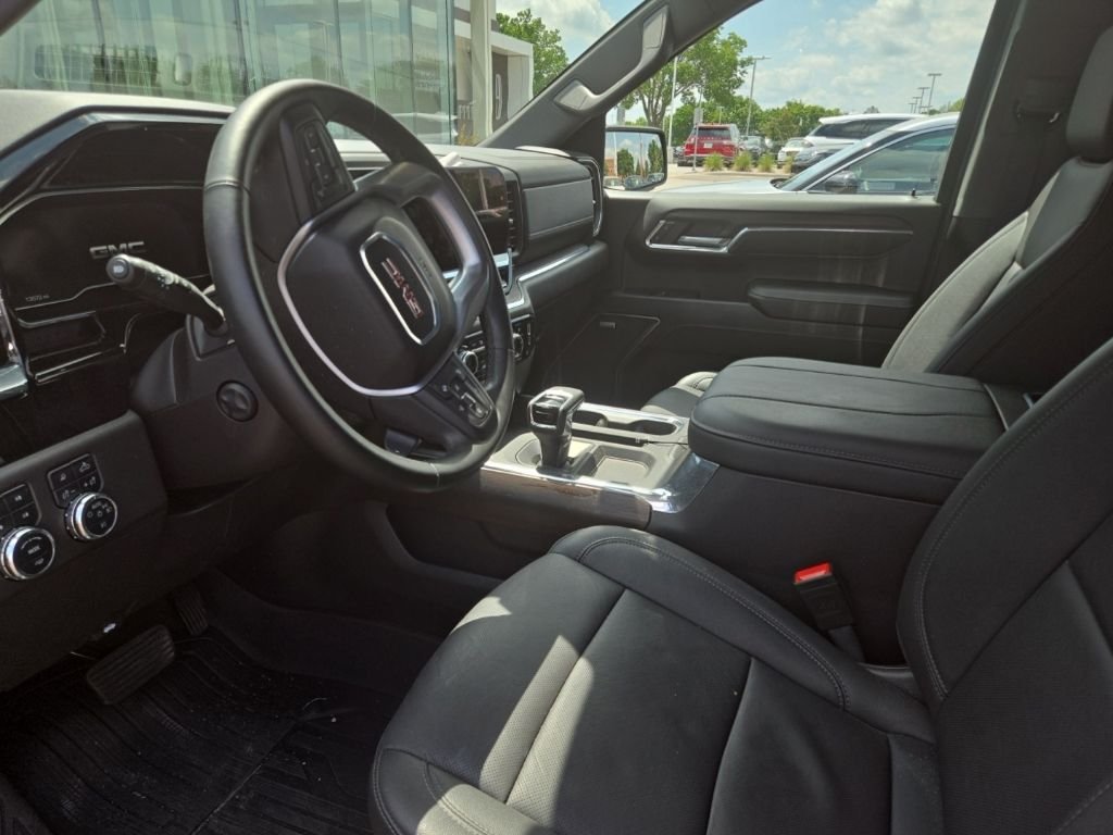 Used 2024 Black GMC SLT image 9