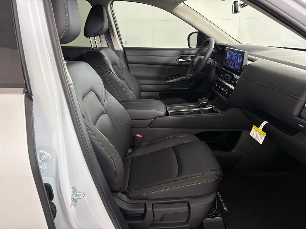 New 2026 Everest White Pearl TriCoat Nissan SL image 46