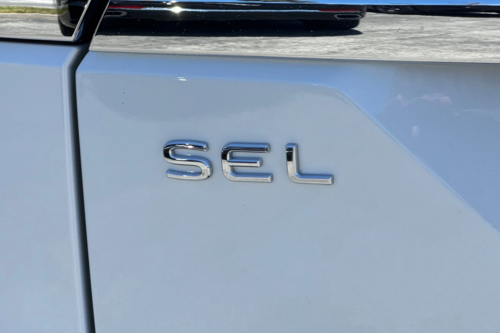 New 2026 White Volkswagen 2.0T SEL Premium R-Line image 26