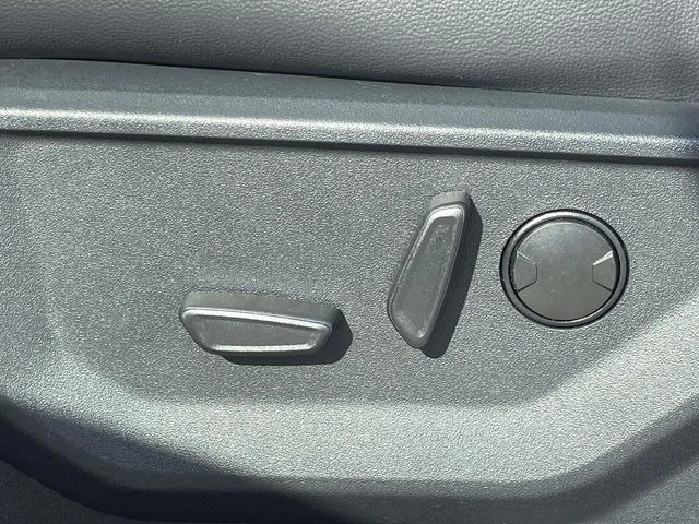 New 2026 Avalanche Ford F-250® Lariat® image 18