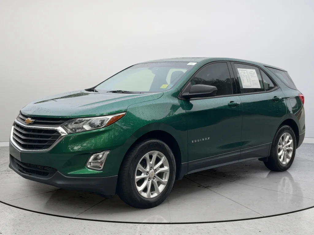 Used 2018 Green Chevrolet LS image 5