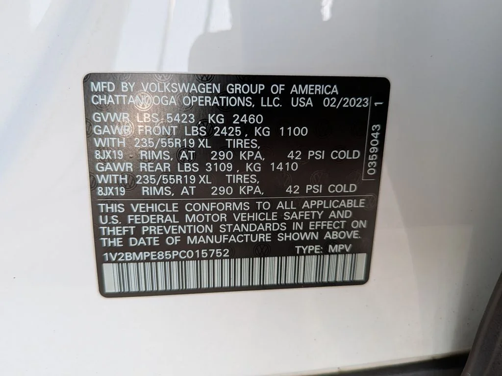 Used 2023 White Volkswagen Standard image 32