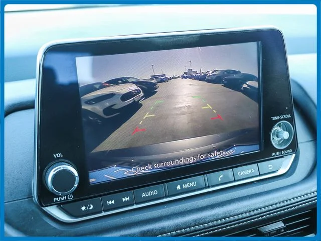Used 2024 Gray Nissan S image 5