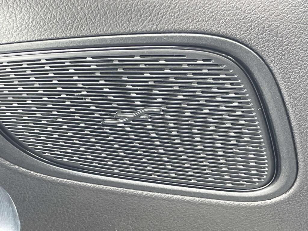 New 2026 2040/Black Mercedes-Benz GLC 300 image 31