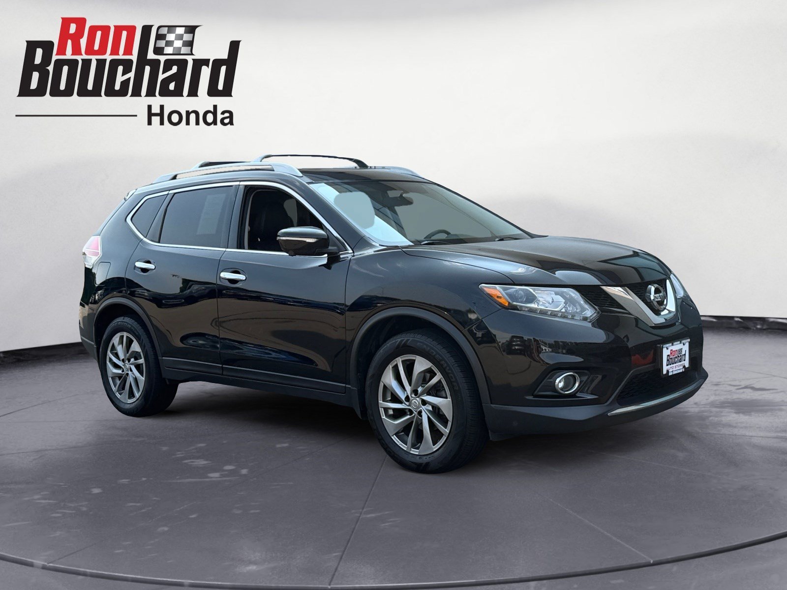 Used 2015 Super Black Nissan SL image 1