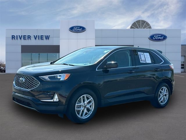 Used 2024 Agate Black Metallic Ford SEL image 3