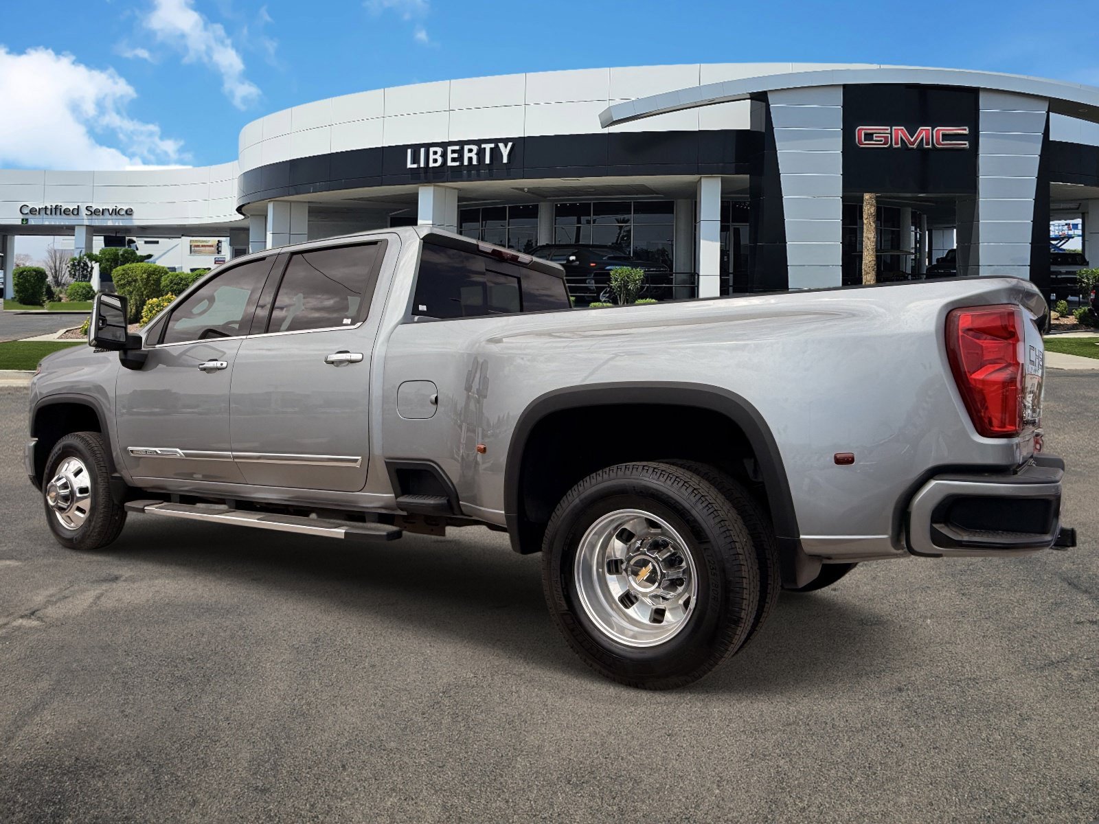 Used 2026 Sterling Gray Metallic Chevrolet High Country DRW image 27