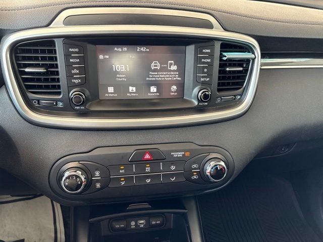Used 2019 Titanium Silver Kia LX image 13