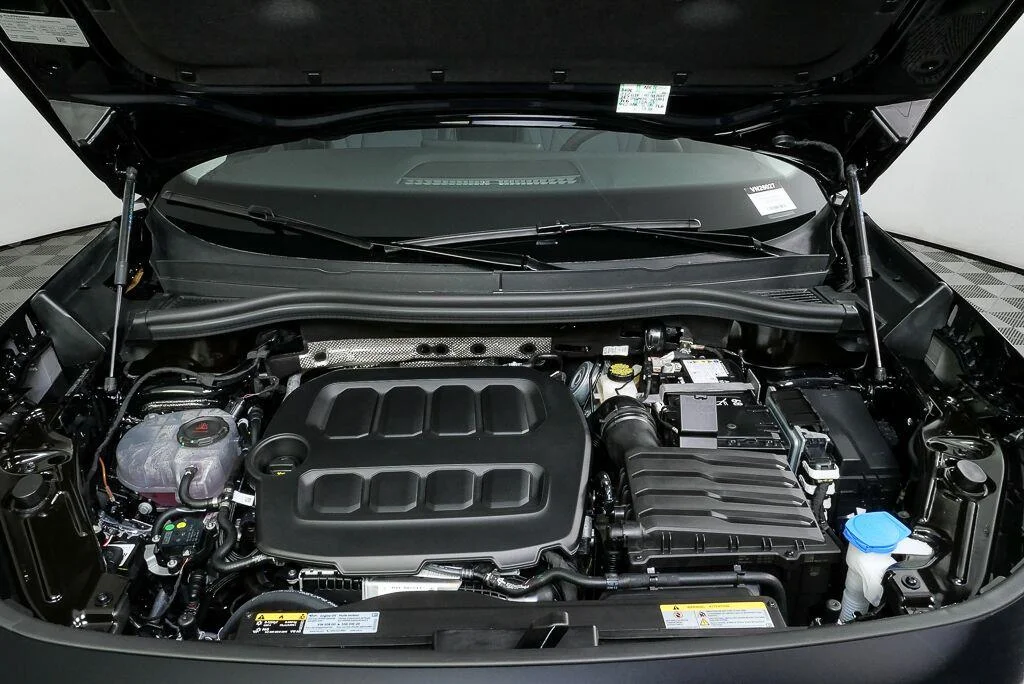 New 2026 Deep Black Pearl Volkswagen SE image 35
