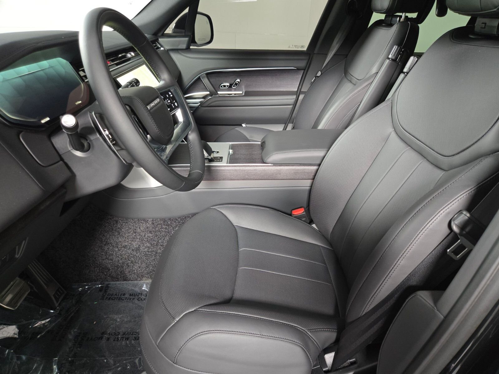 New 2026 Santorini Black Land Rover SE image 11