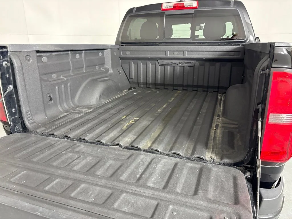 Used 2020 BLACK Chevrolet 4WD ZR2 image 16