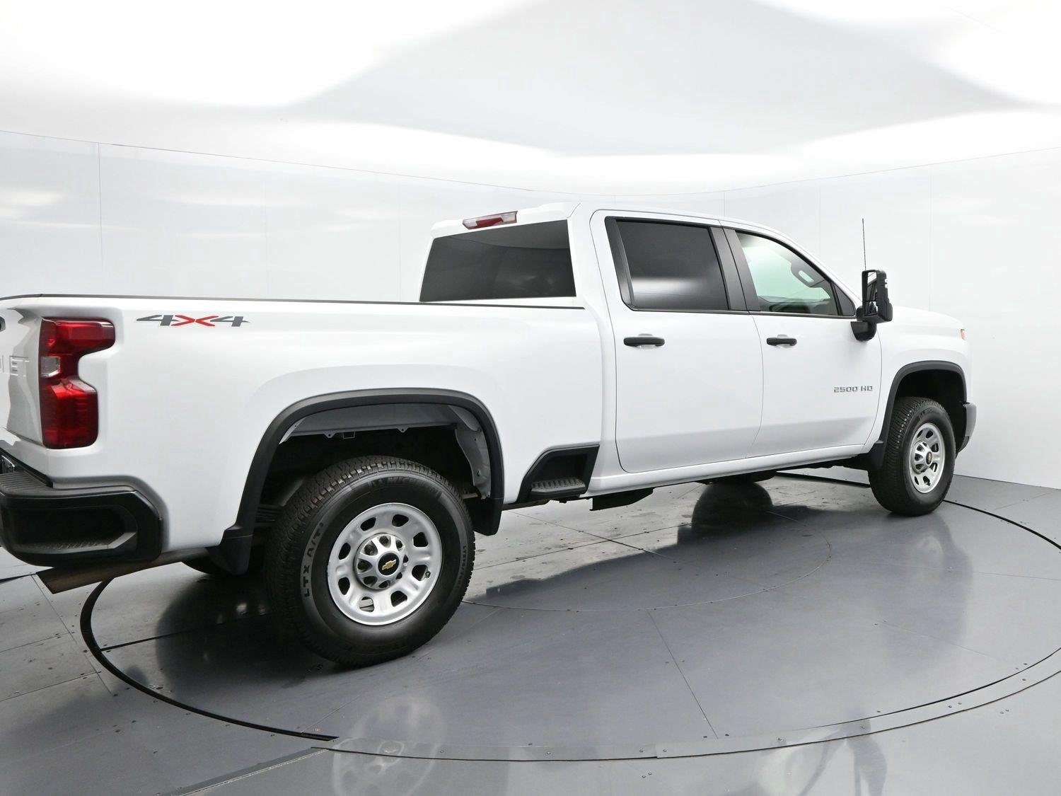 Used 2025 Summit White Chevrolet WT image 7
