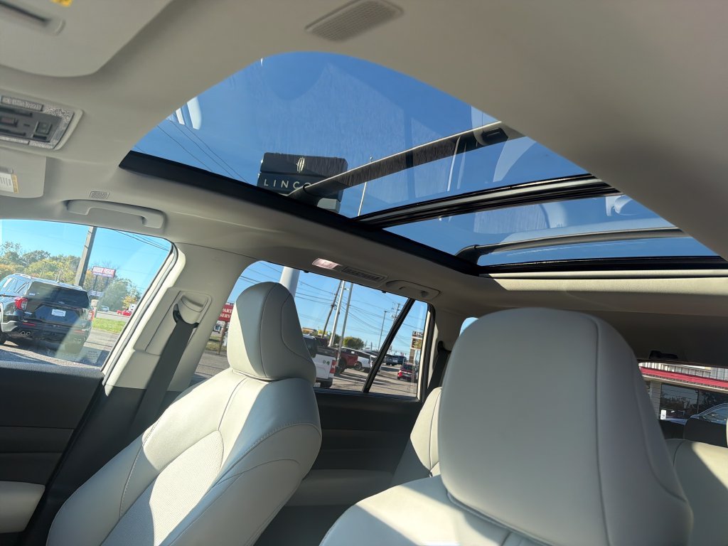 Used 2024 White Toyota XLE image 10