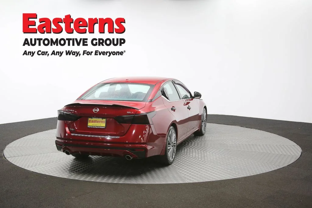 Used 2023 Red Nissan 2.5 SL image 39