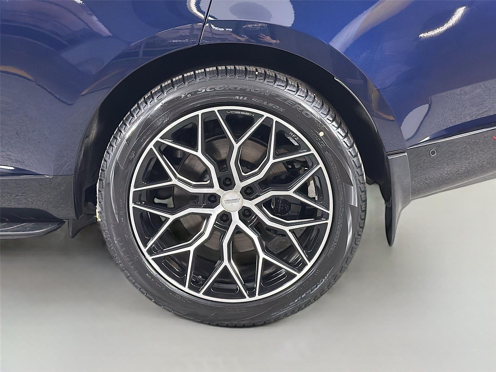 Used 2023 Portofino Blue Land Rover P530 SE V8 image 28