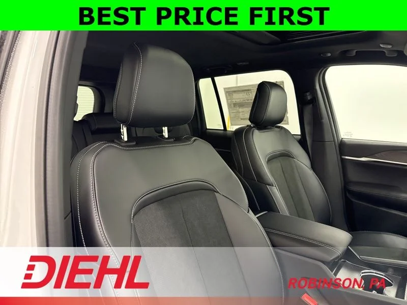 New 2026 Bright White Clear-Coat Exterior Paint Jeep Altitude image 14