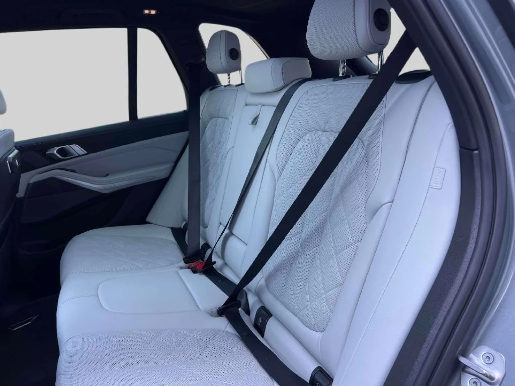 Used 2024 Skyscraper Grey Metallic BMW xDrive40i image 14