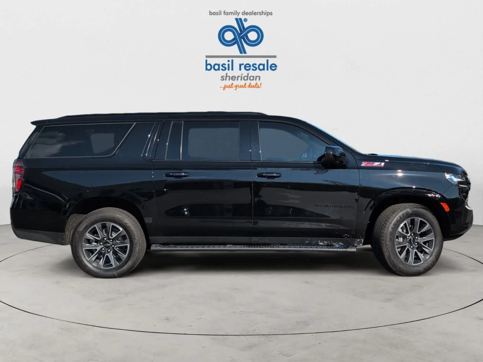 Used 2023 Black Chevrolet Z71 image 10